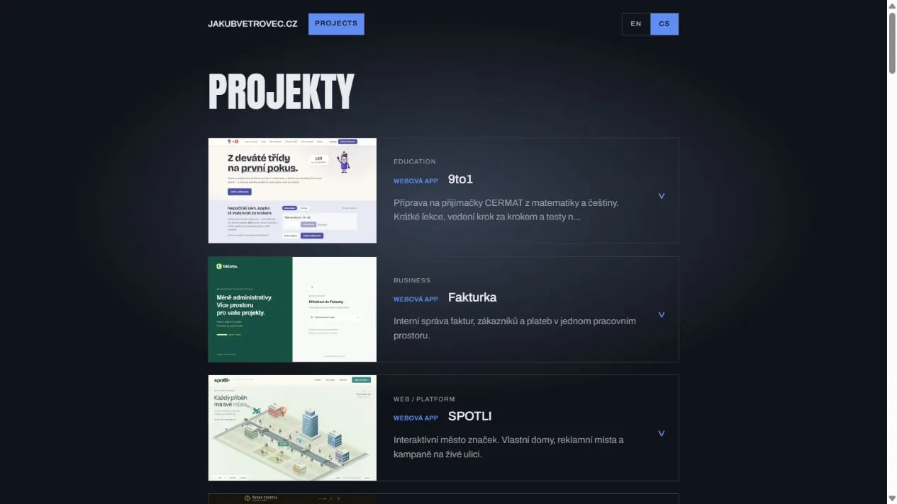 Český výpis projektů s rozbalovacími kartami / Czech project listing with expandable cards